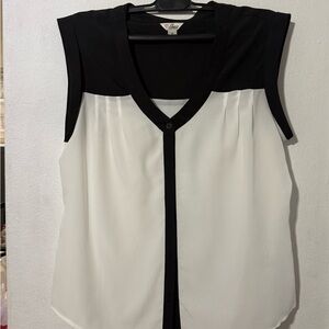 Gues M Sleeveless Colorblock V-Neck Blouse - Black & White